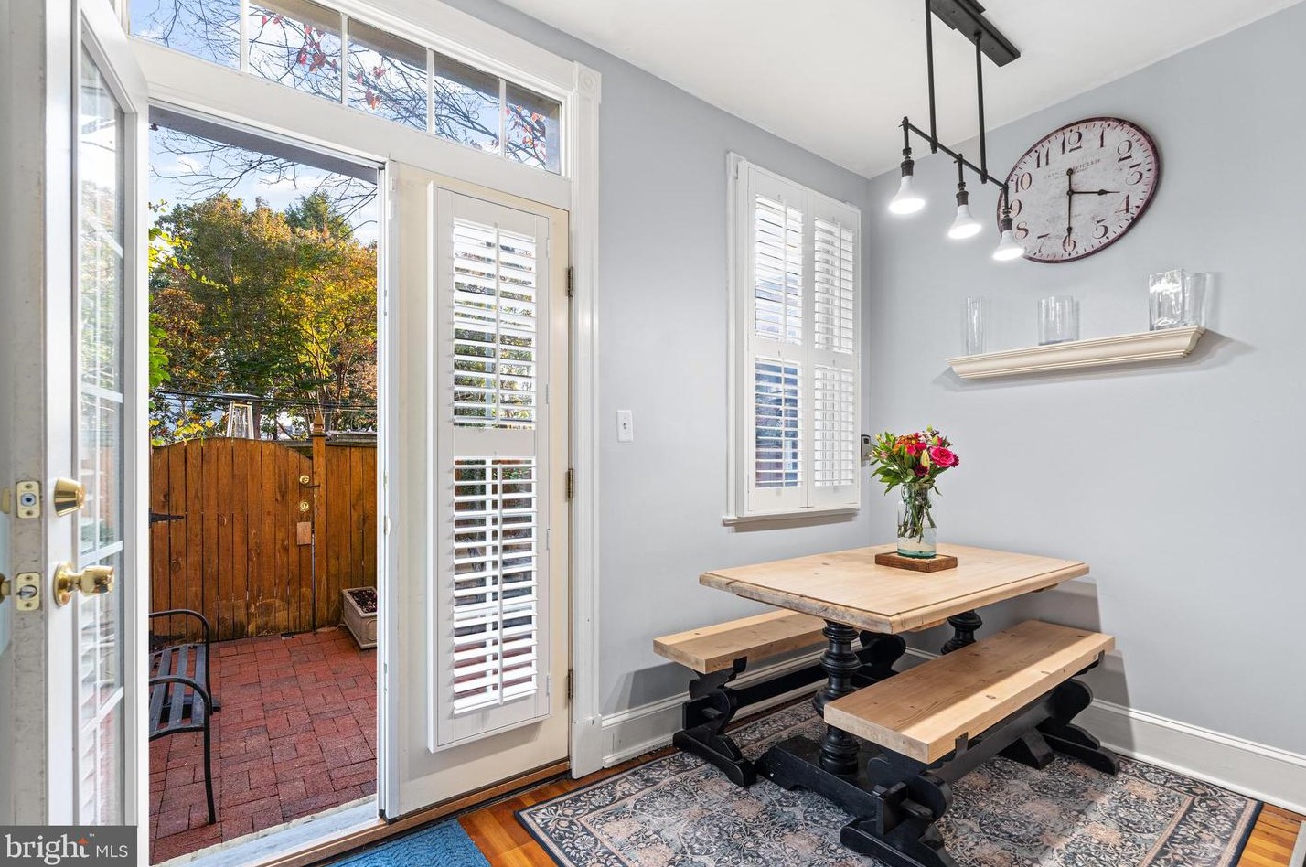 3408 Dent Pl, Washington DC 20007-2713 exterior