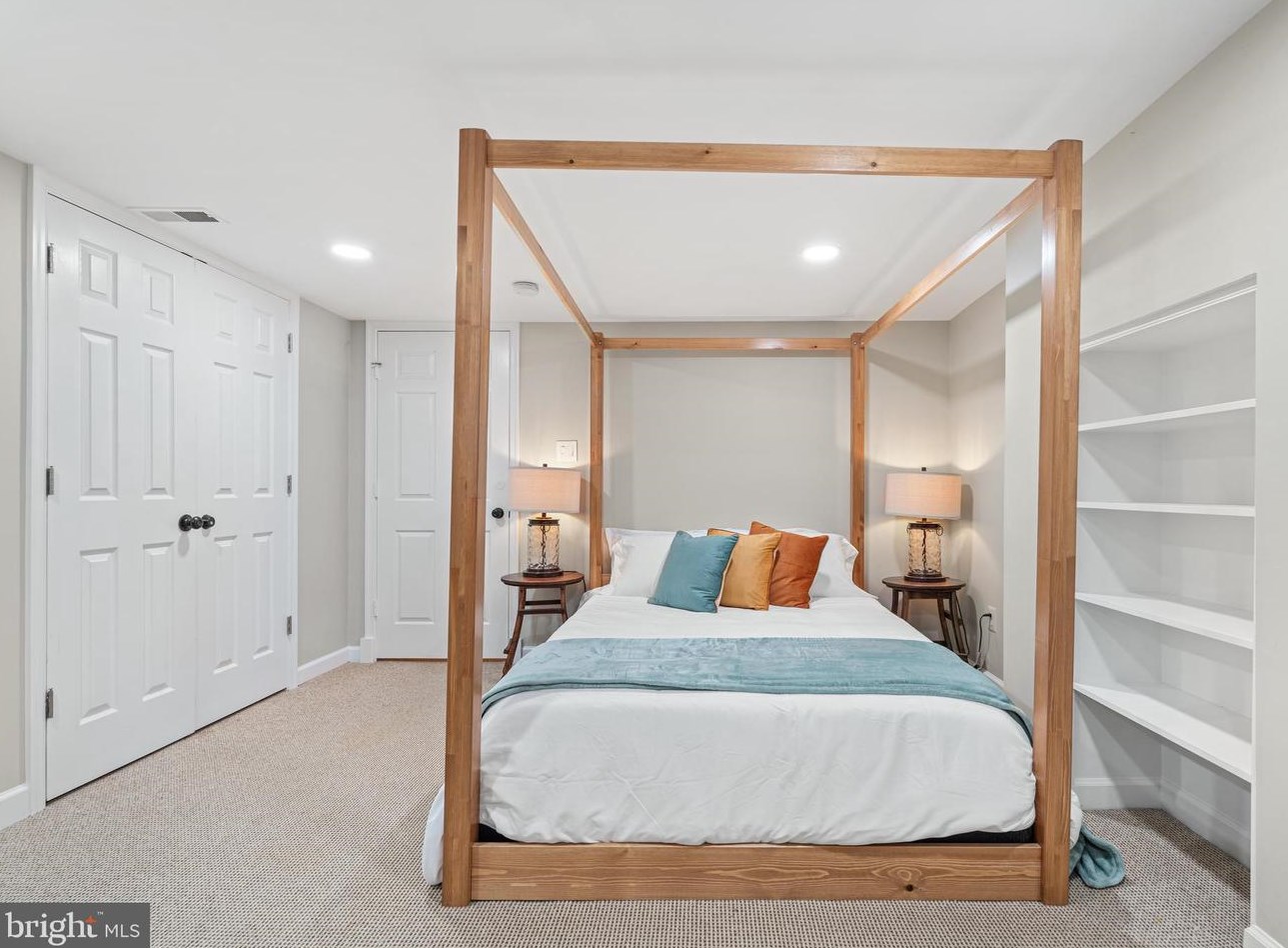 3408 Dent Pl, Washington DC 20007-2713 exterior