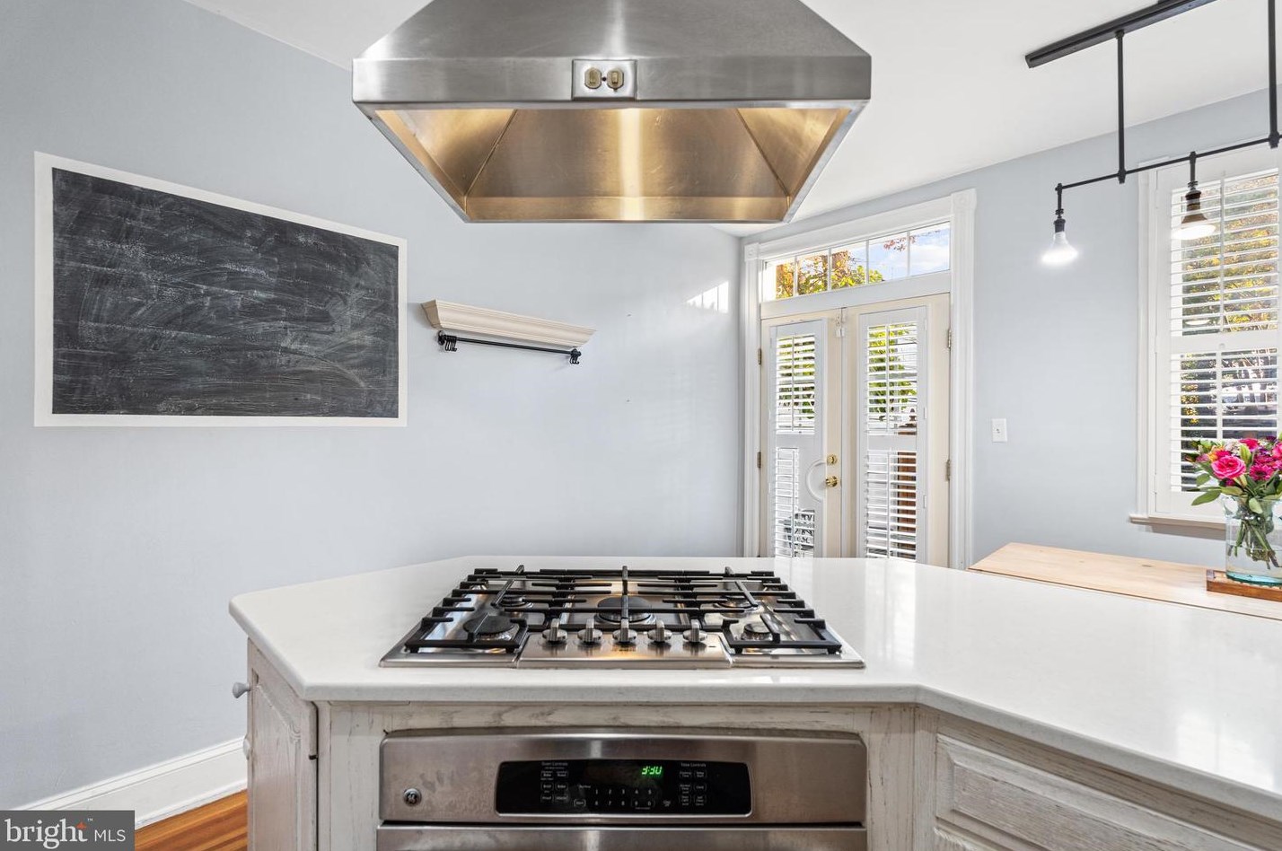 3408 Dent Pl, Washington DC 20007-2713 exterior