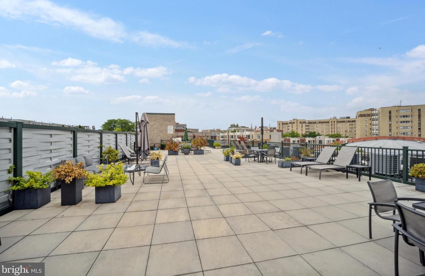 1701 Kalorama Rd, Washington DC  20009-3500 exterior