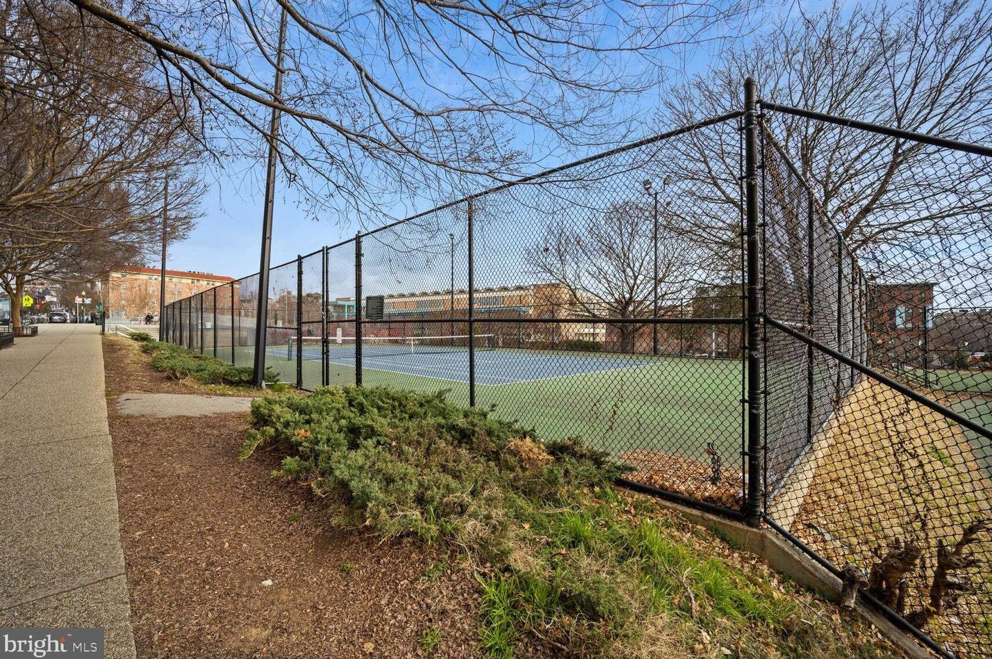 1921 19th St, Washington DC  20009-1240 exterior