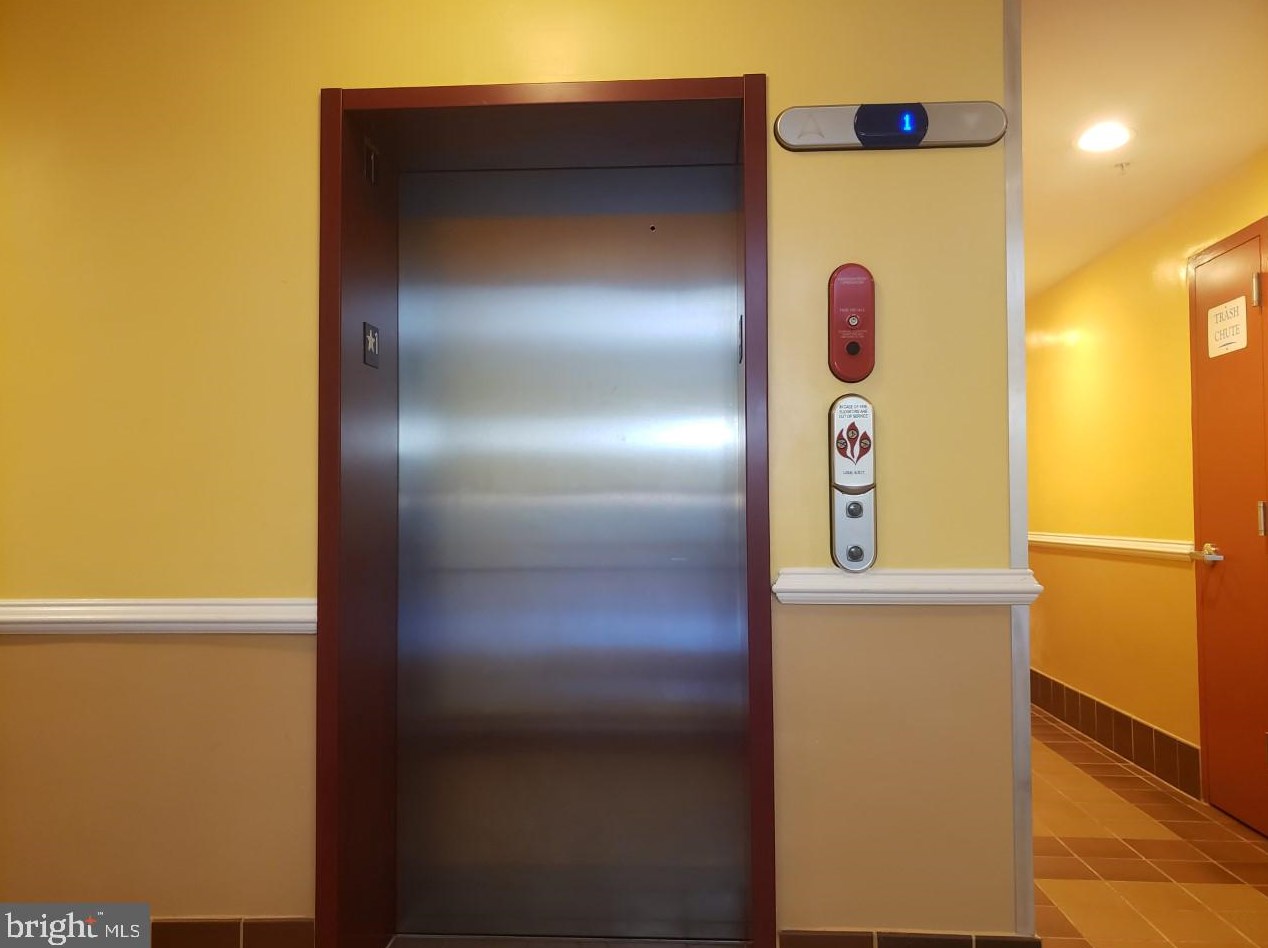 1327 Euclid St, Washington DC  20009-4813 exterior