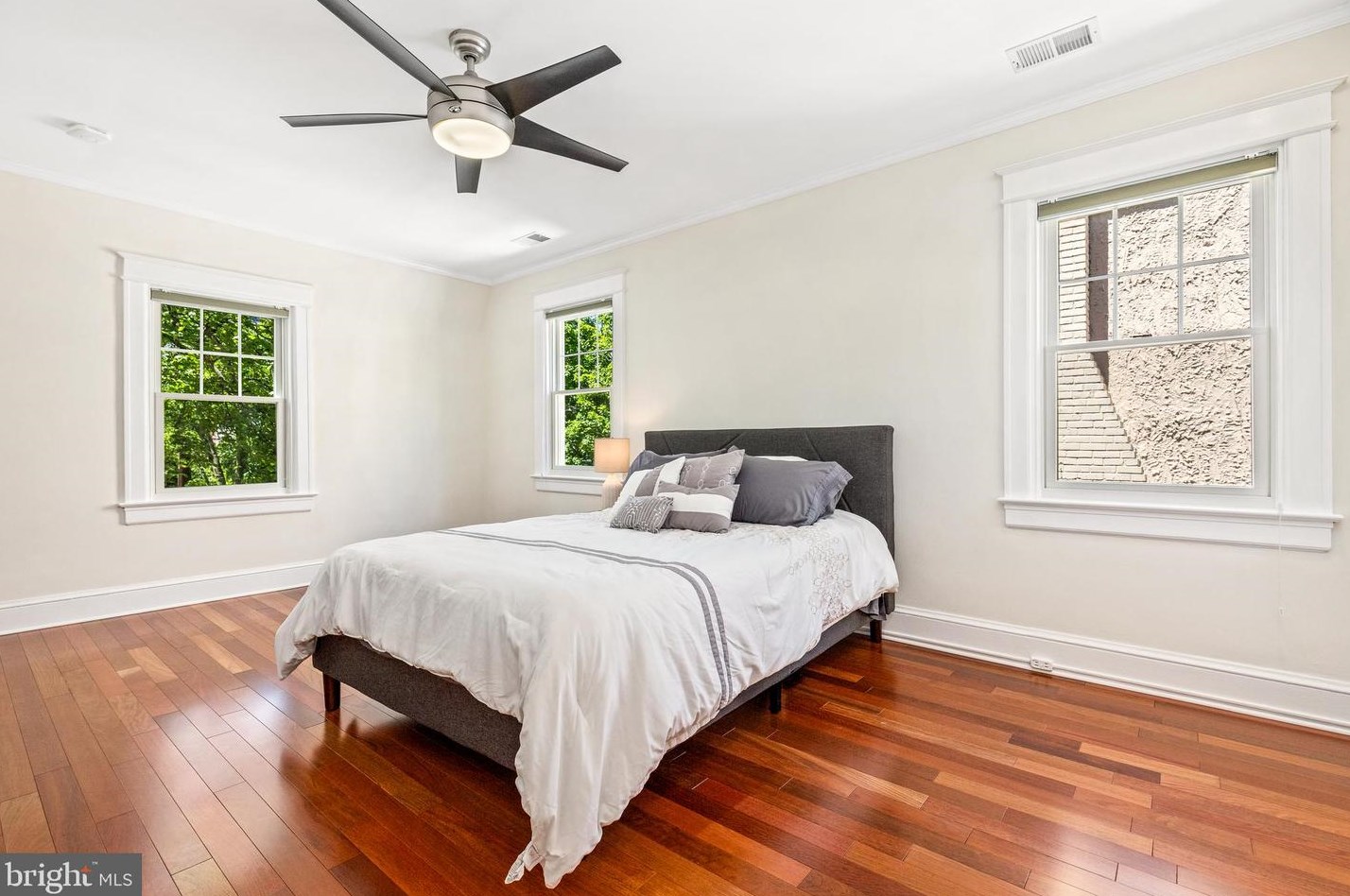 5335 43rd St, Washington DC  20015-2007 exterior