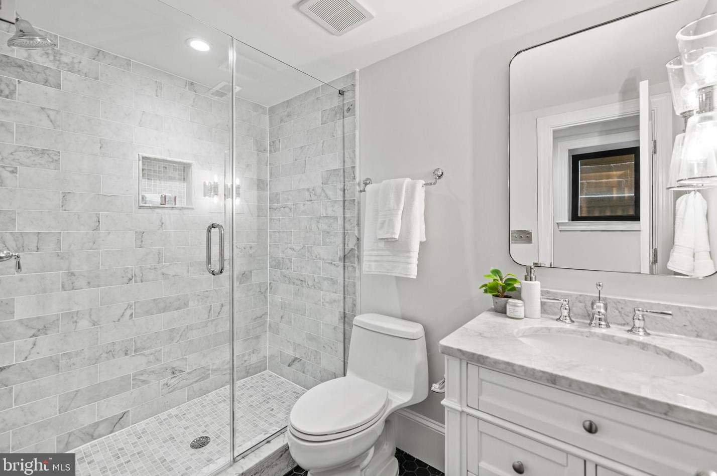 1451 Chapin St, Washington DC  20009-4510 exterior