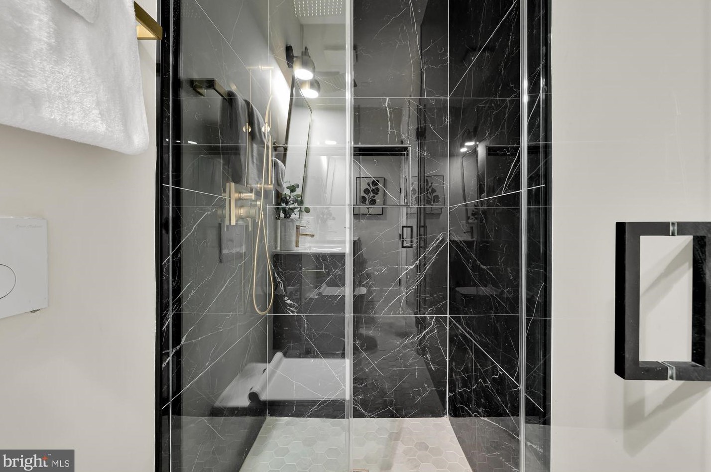 304 T St, Washington DC 20001-1842 exterior