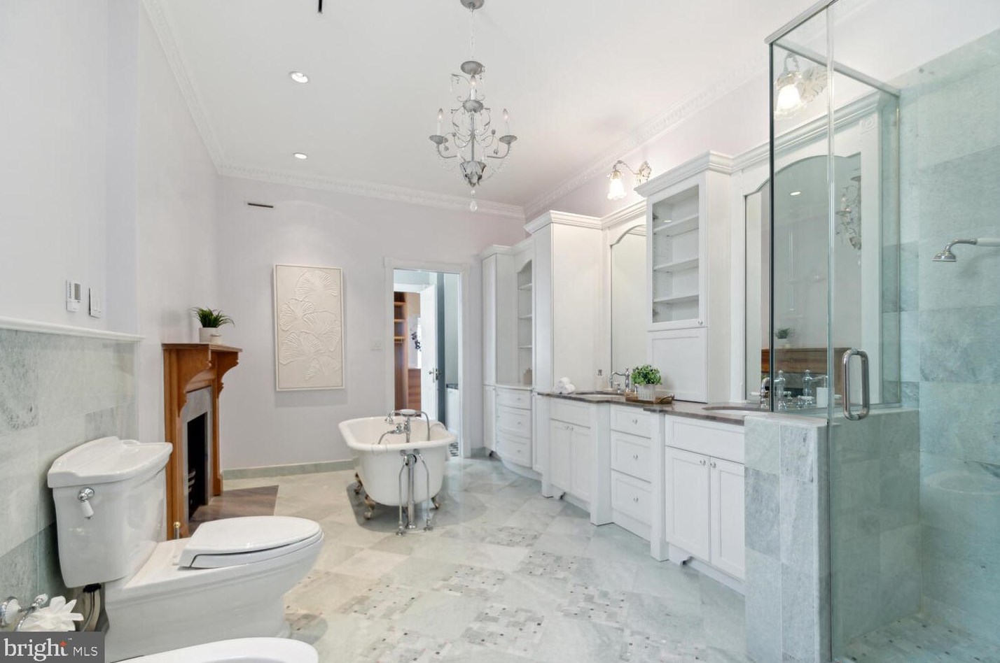 2010 Hillyer Pl, Washington DC 20009-1006 exterior