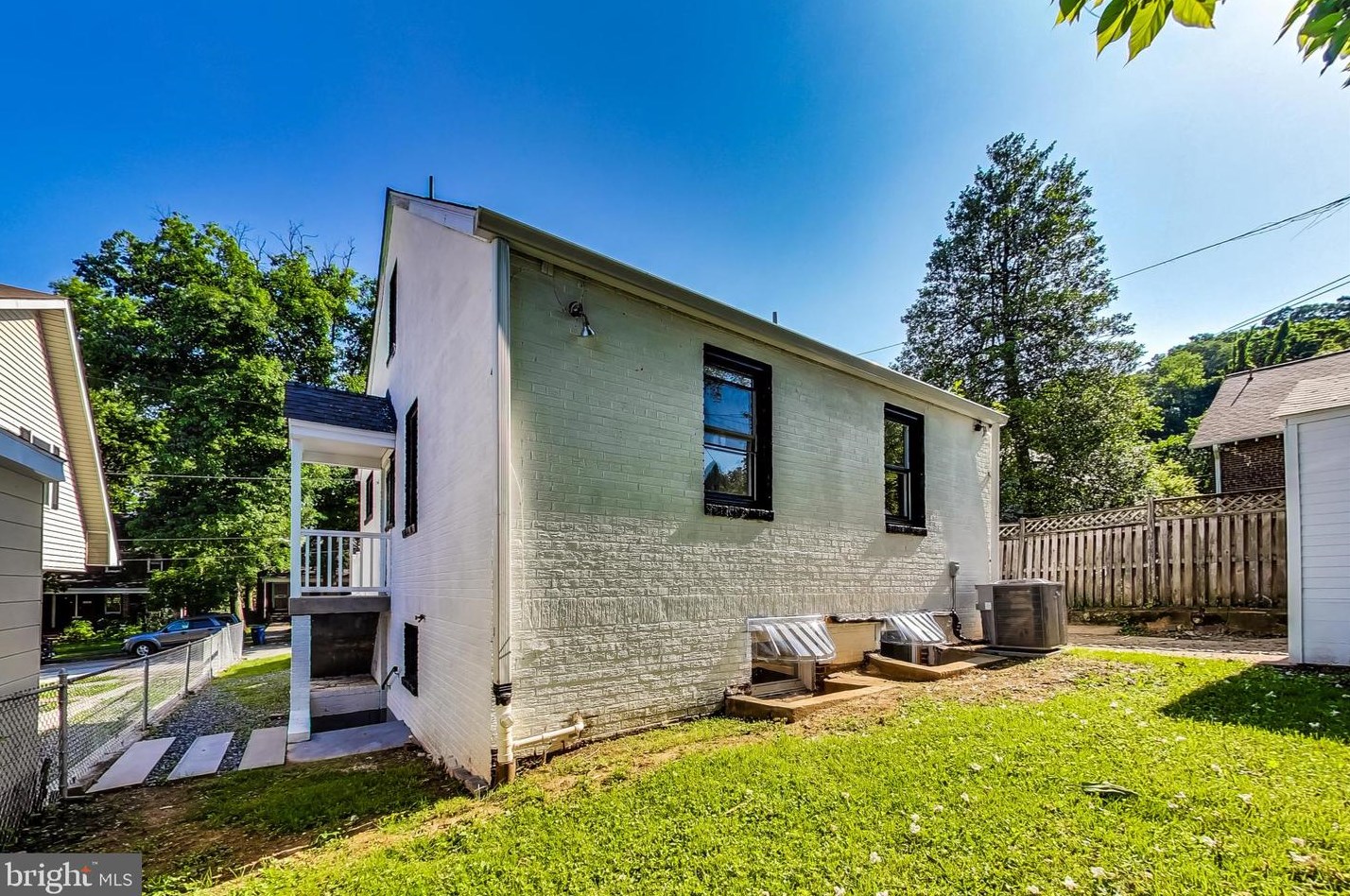 2225 Shepherd St, Washington DC  20018-3141 exterior