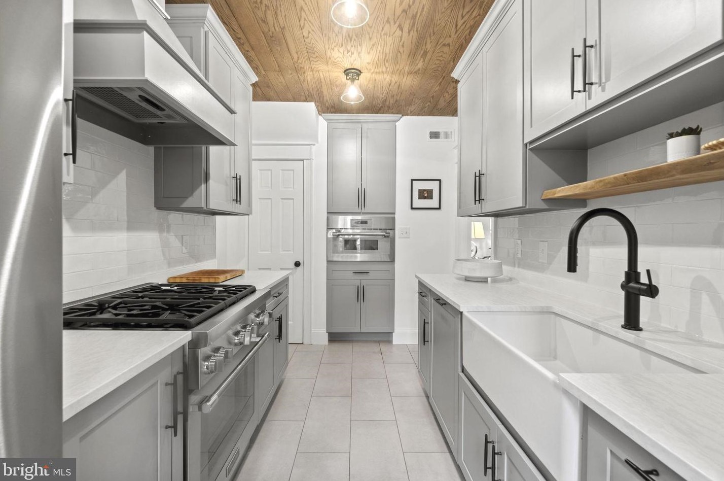 3025 Cambridge Pl, Washington DC  20007-2914 exterior