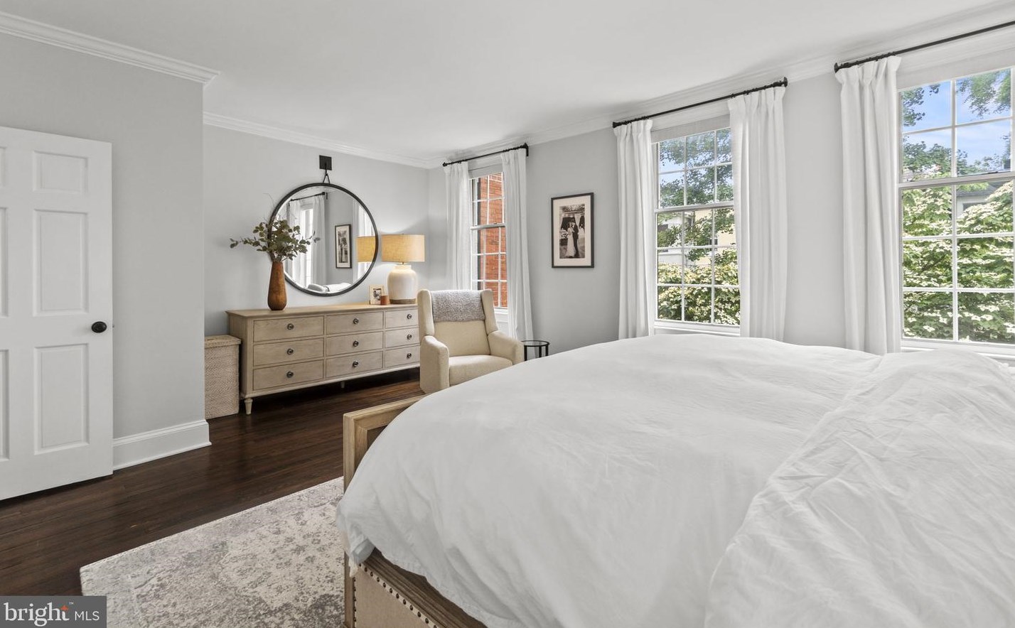 3025 Cambridge Pl, Washington DC  20007-2914 exterior