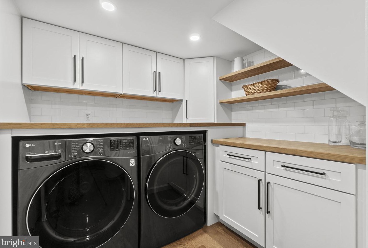 3025 Cambridge Pl, Washington DC  20007-2914 exterior