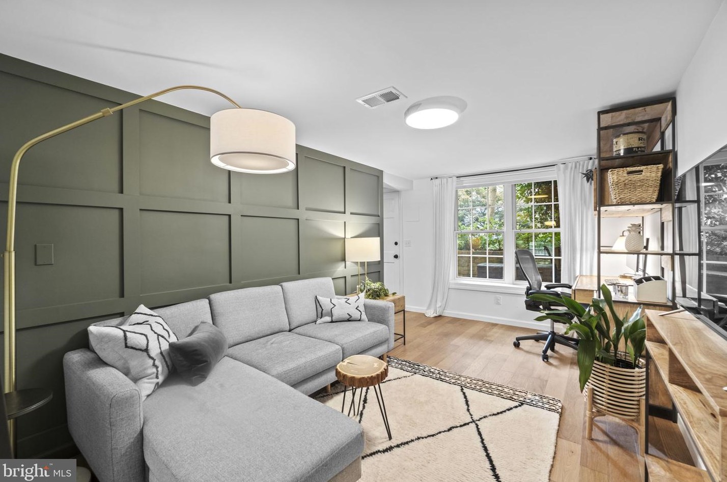 3025 Cambridge Pl, Washington DC  20007-2914 exterior