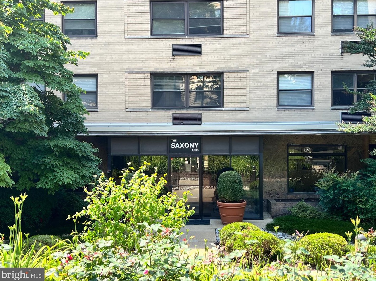 1801 Clydesdale Pl, Washington DC  20009-6006 exterior