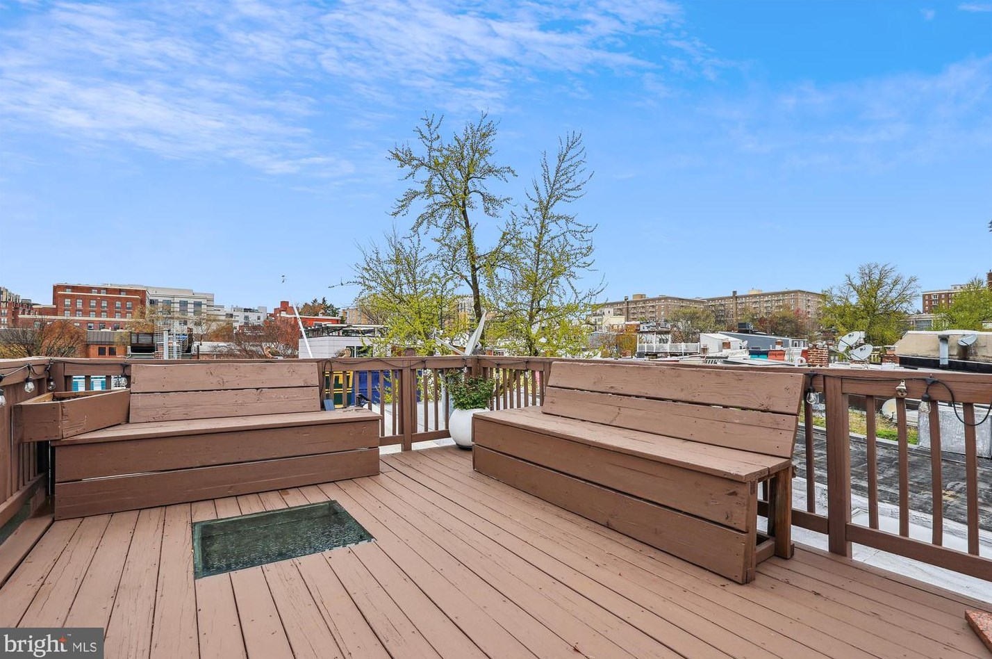 2209 12th Pl, Washington DC  20009-4405 exterior