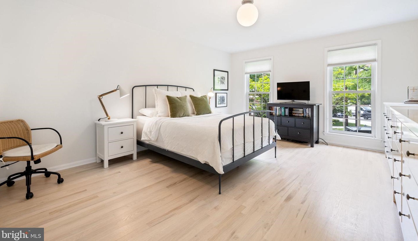 4253 Fordham Rd, Washington DC 20016-1931 exterior