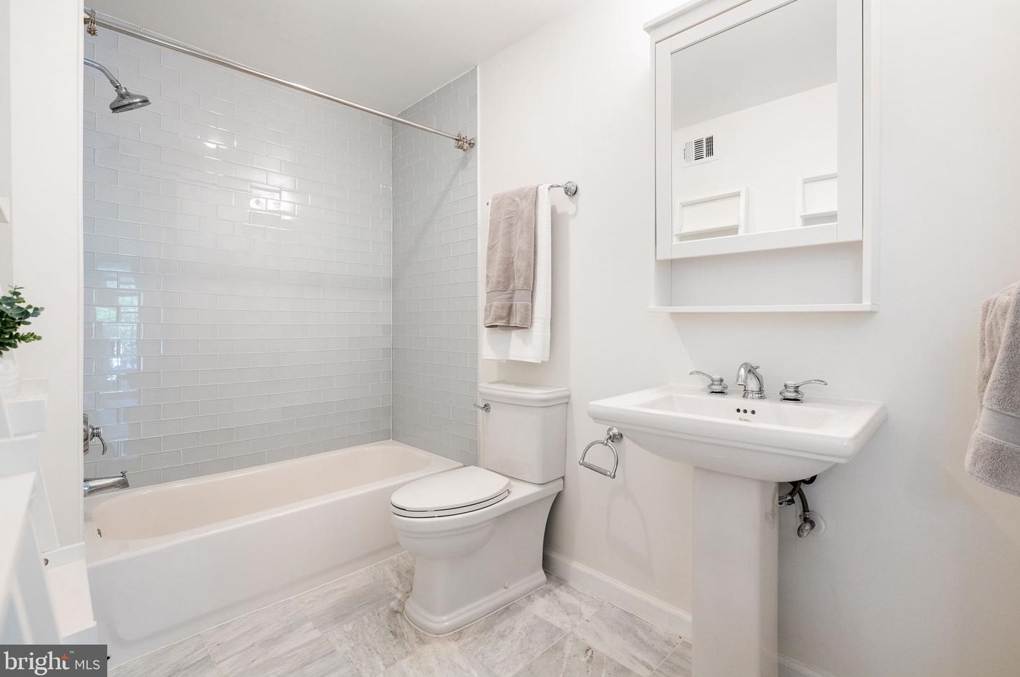 4253 Fordham Rd, Washington DC 20016-1931 exterior