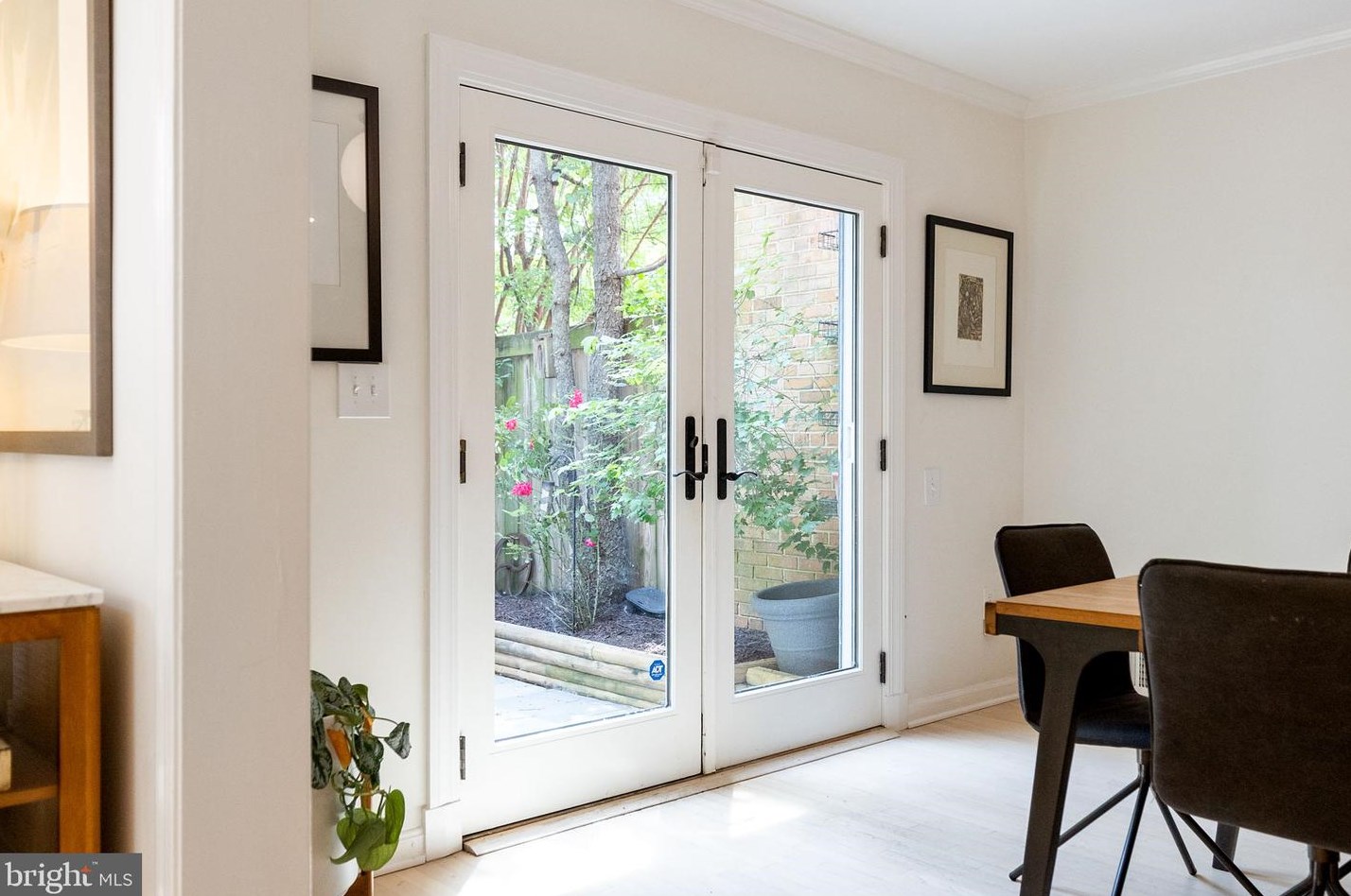 4253 Fordham Rd, Washington DC 20016-1931 exterior