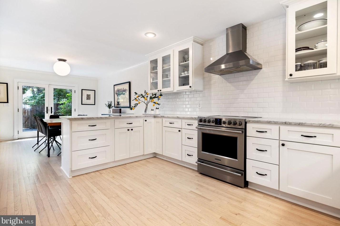 4253 Fordham Rd, Washington DC 20016-1931 exterior