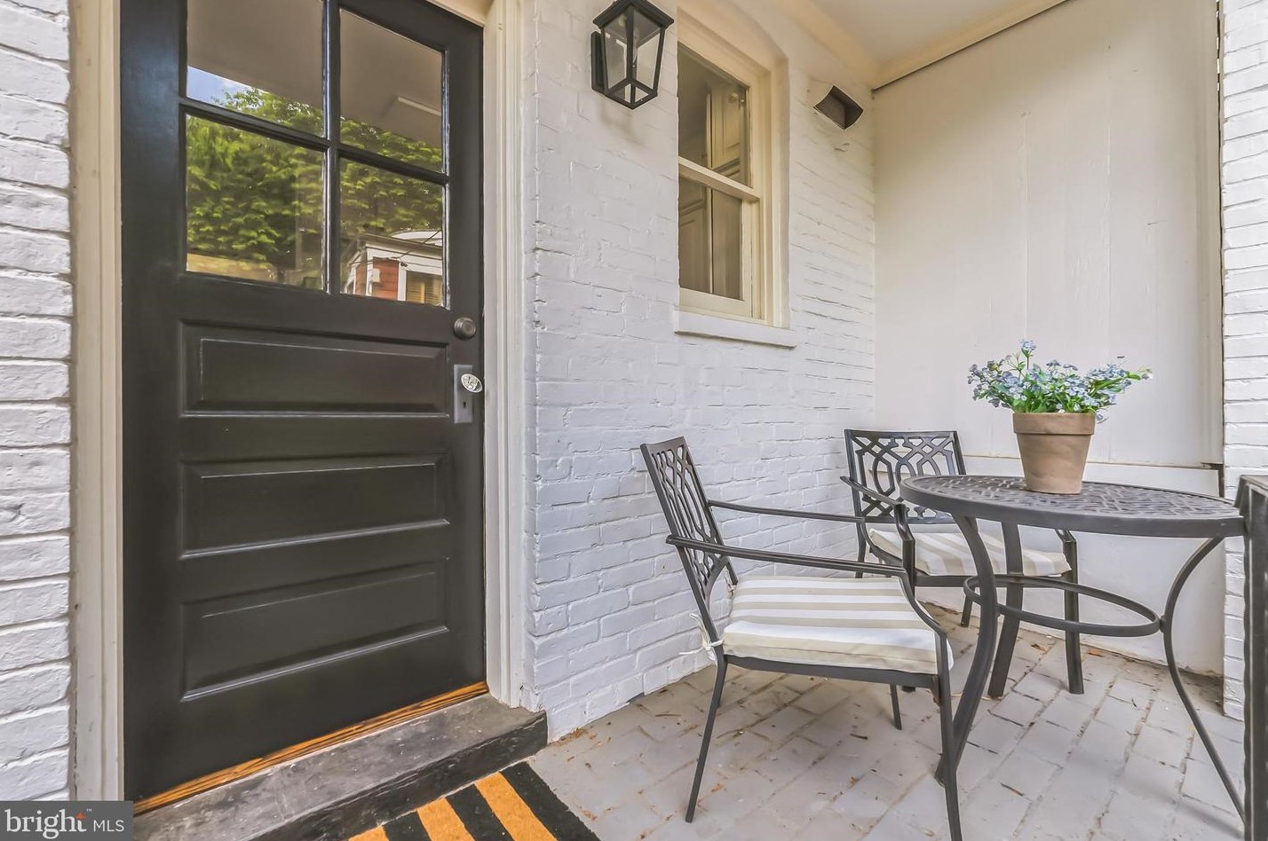 1555 33rd St, Washington DC  20007-2750 exterior