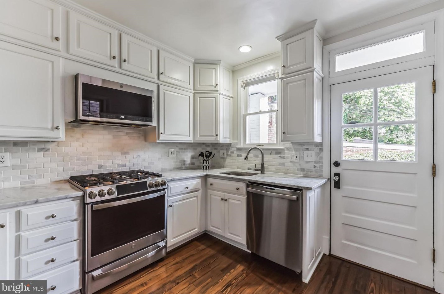 1555 33rd St, Washington DC  20007-2750 exterior