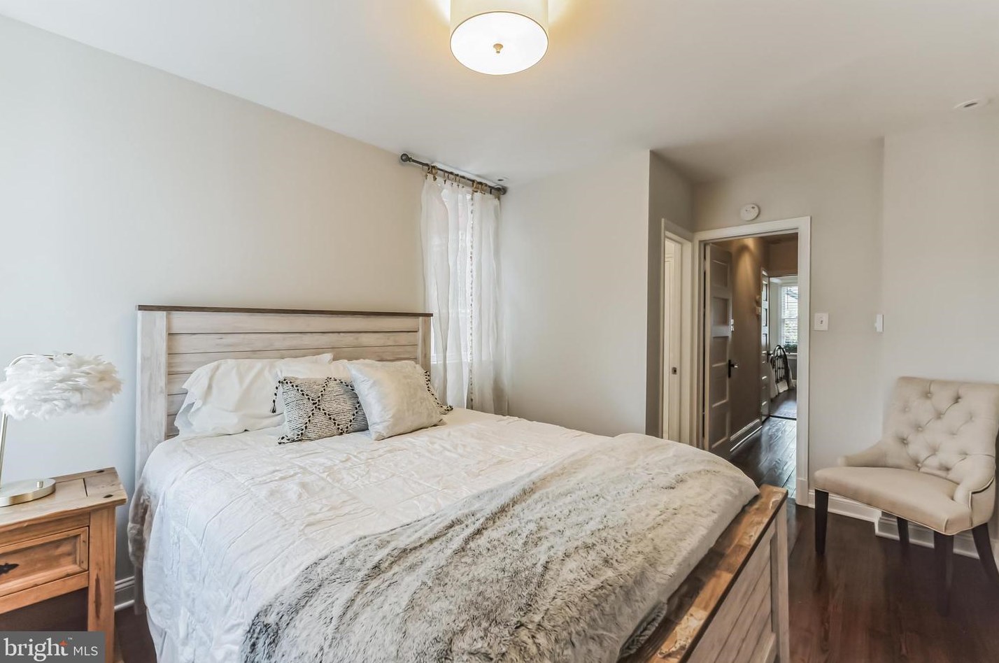 1555 33rd St, Washington DC  20007-2750 exterior