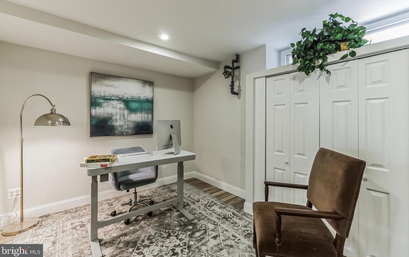 1555 33rd St, Washington DC  20007-2750 exterior