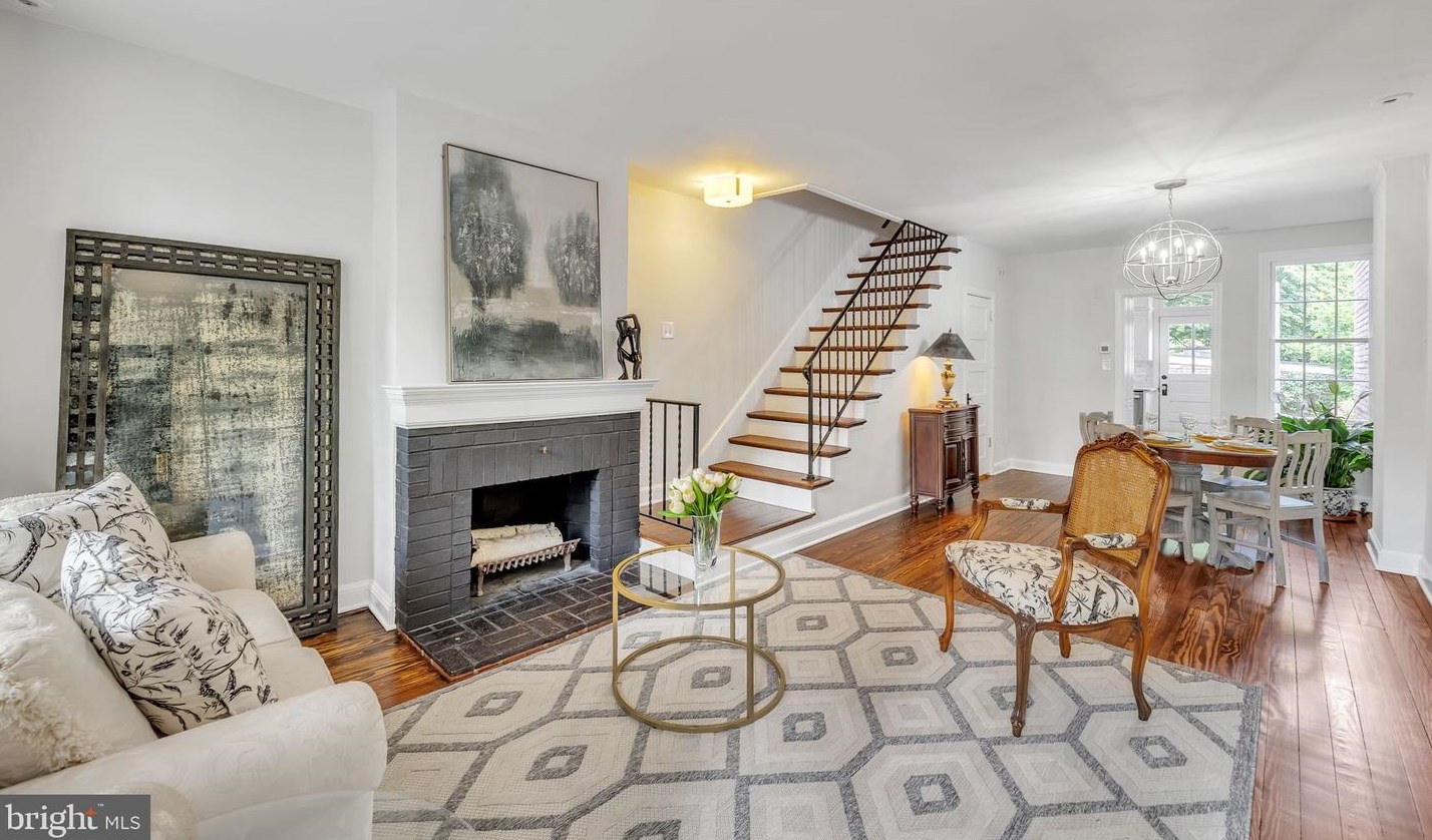 1555 33rd St, Washington DC  20007-2750 exterior