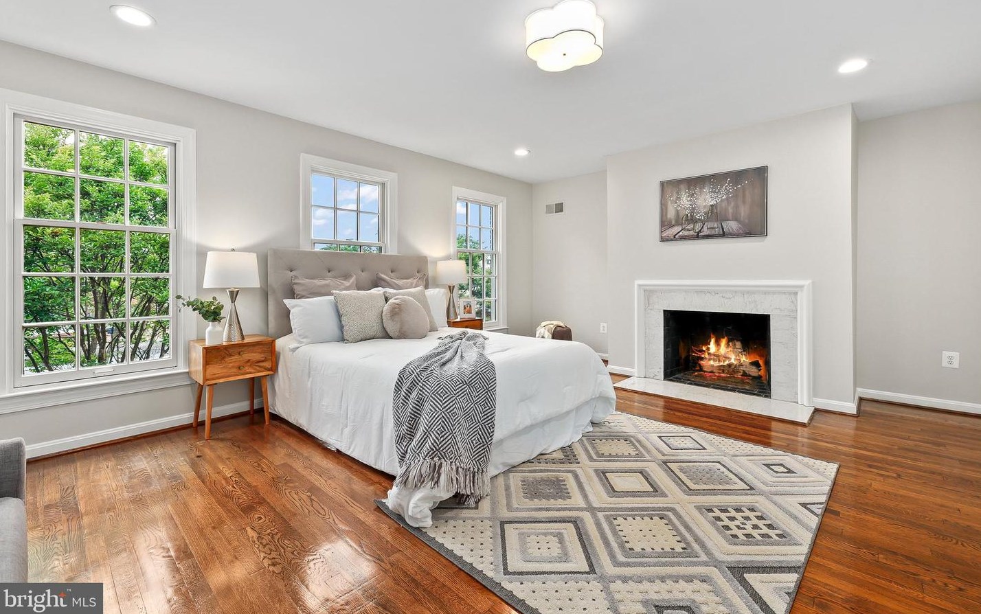 525 7 St, Washington DC 20003-2738 exterior