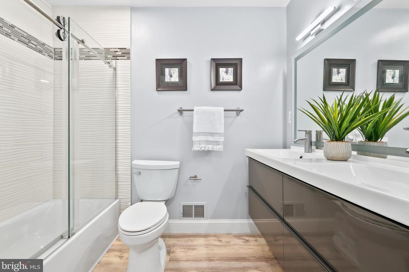 525 7 St, Washington DC 20003-2738 exterior