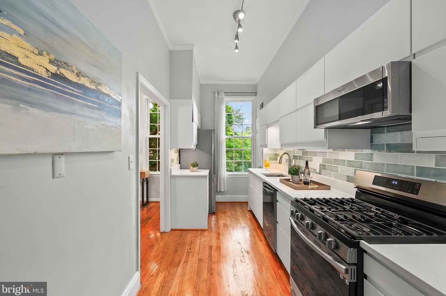 525 7 St, Washington DC 20003-2738 exterior