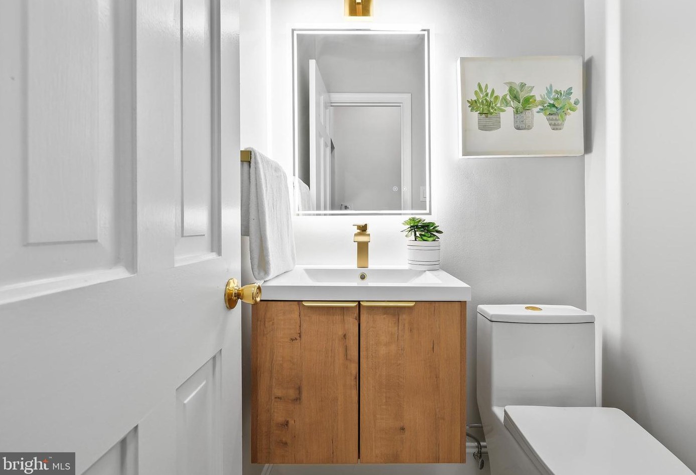 525 7 St, Washington DC 20003-2738 exterior