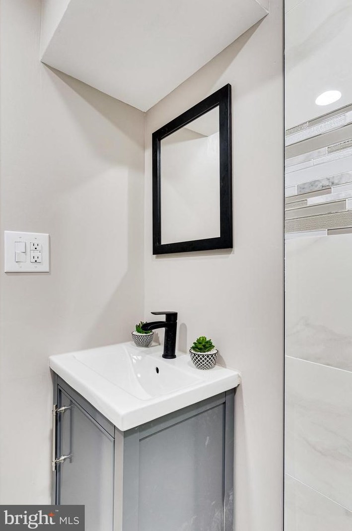 514 45th St, Washington DC  20019-4755 exterior