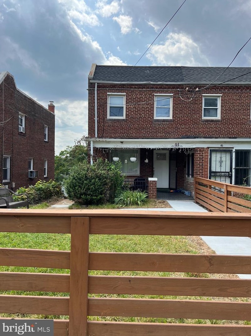 44 Burns St, Washington DC  20019-3359 exterior
