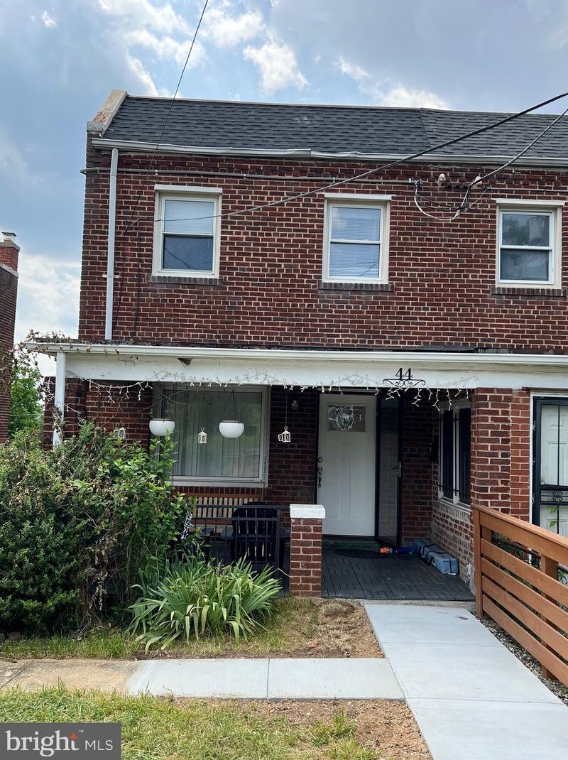 44 Burns St, Washington DC  20019-3359 exterior