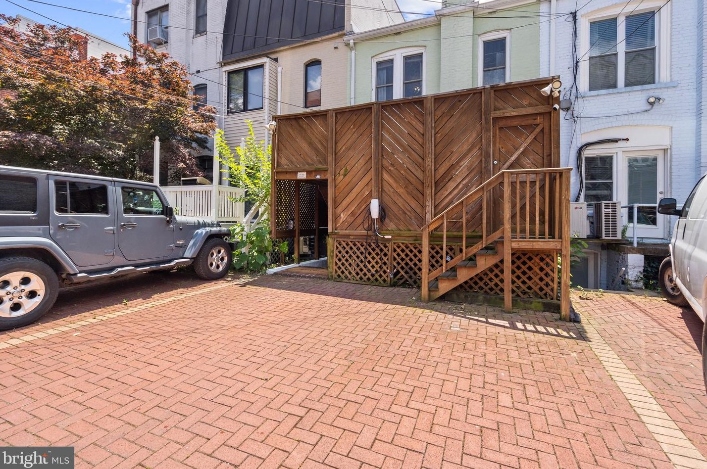 2129 Newport Pl, Washington DC 20037-3001 exterior