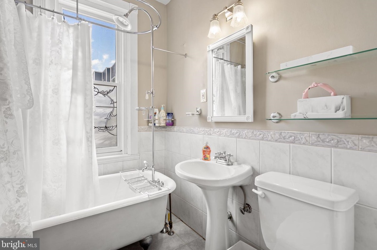 2129 Newport Pl, Washington DC 20037-3001 exterior