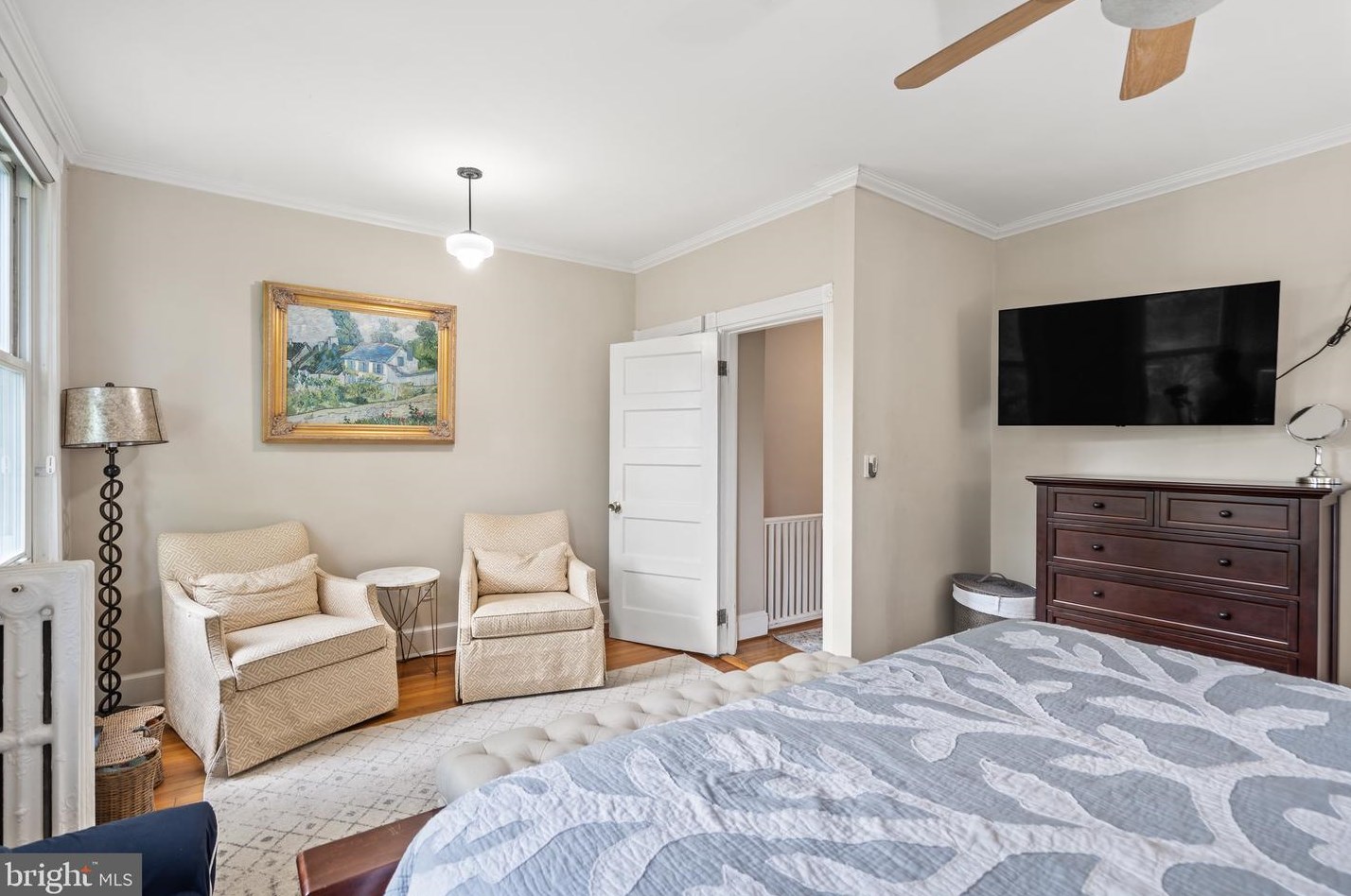 2129 Newport Pl, Washington DC 20037-3001 exterior