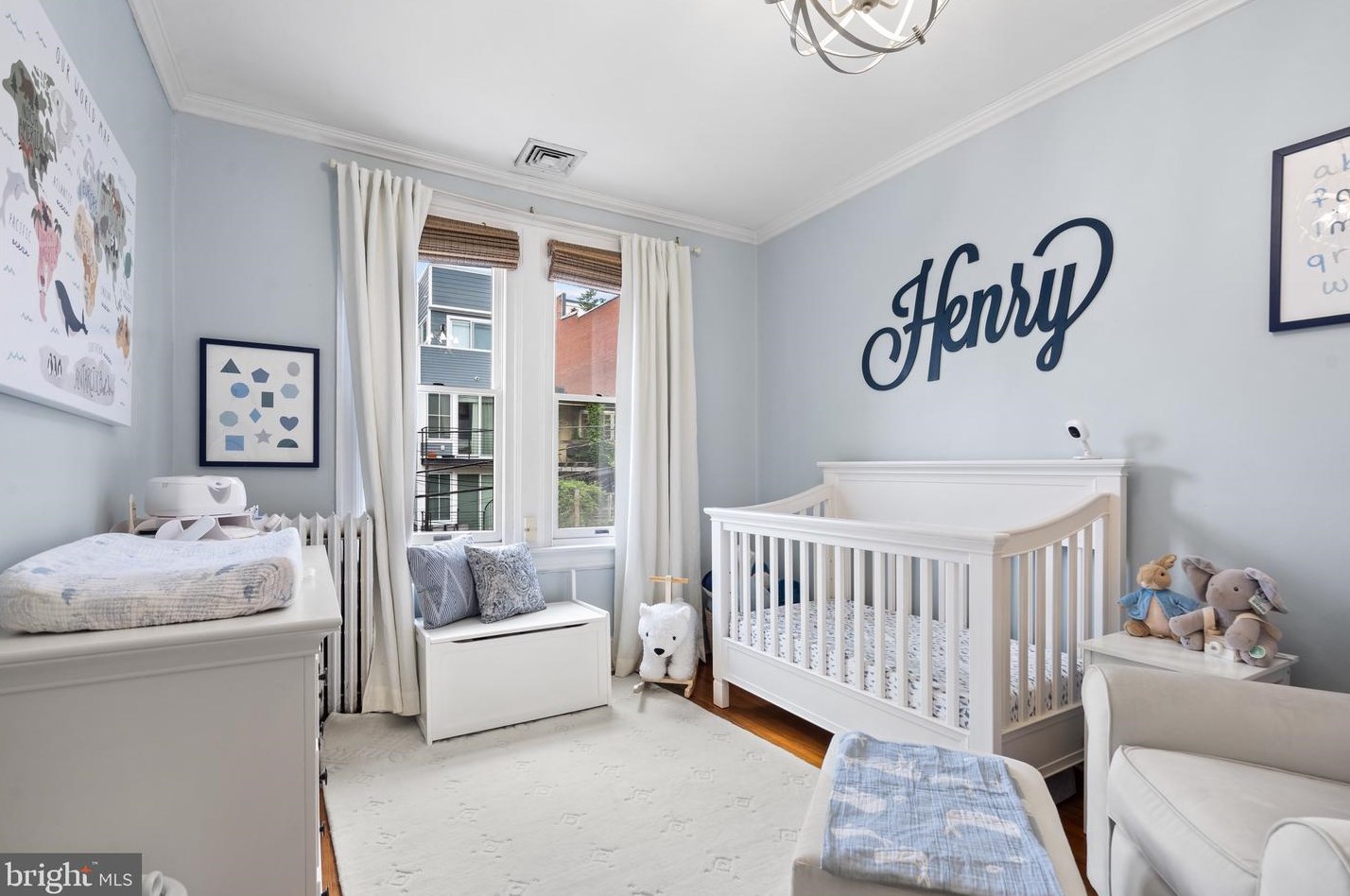 2129 Newport Pl, Washington DC 20037-3001 exterior