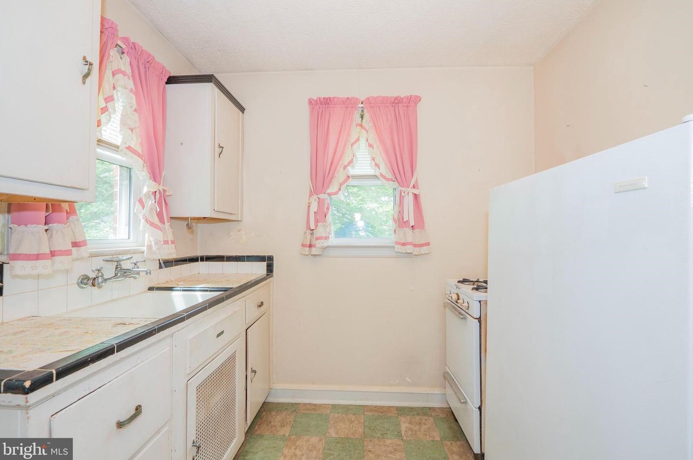 3669 Camden St, Washington DC 20020-1271 exterior