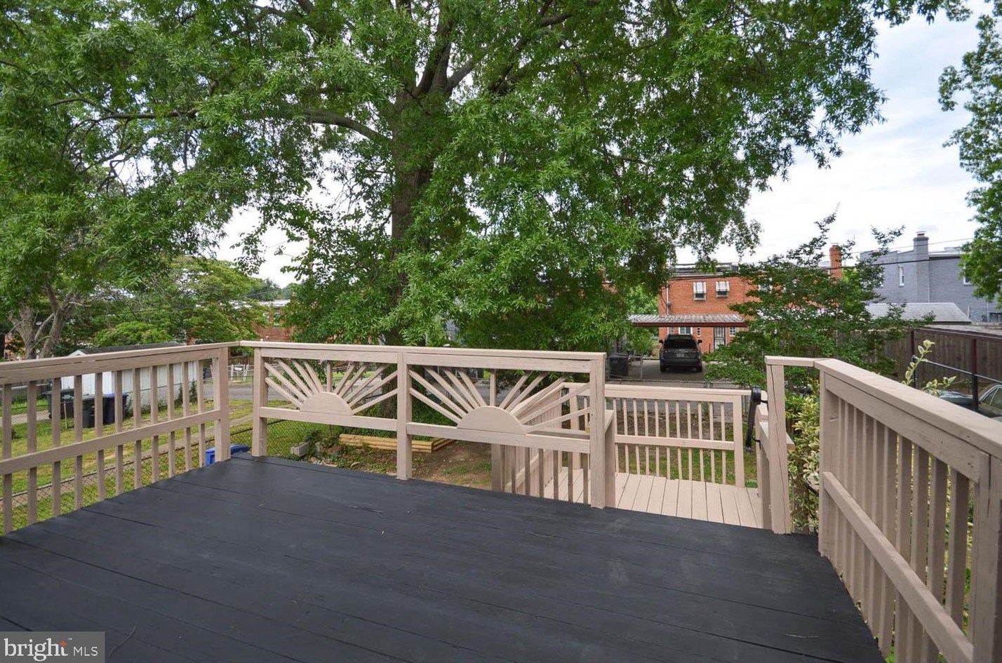 48 53 Pl, Washington DC 20019-6532 exterior