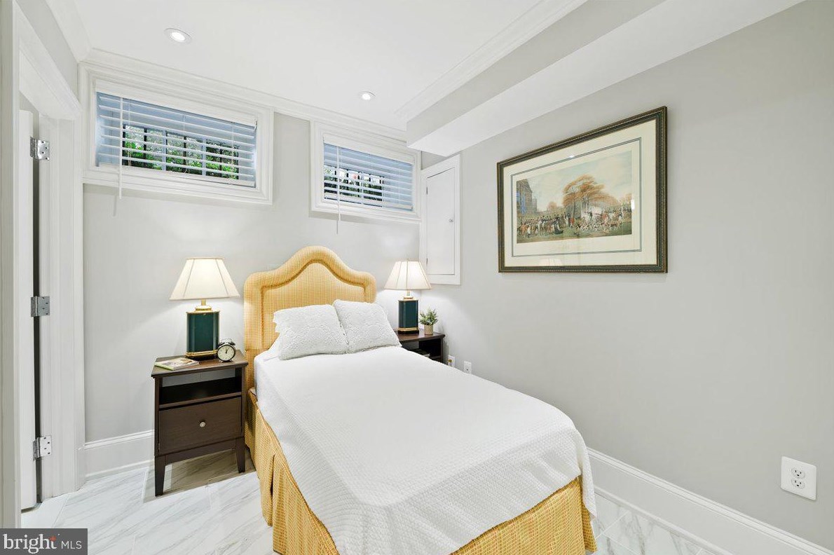 1653 34 St, Washington DC 20007-2742 exterior