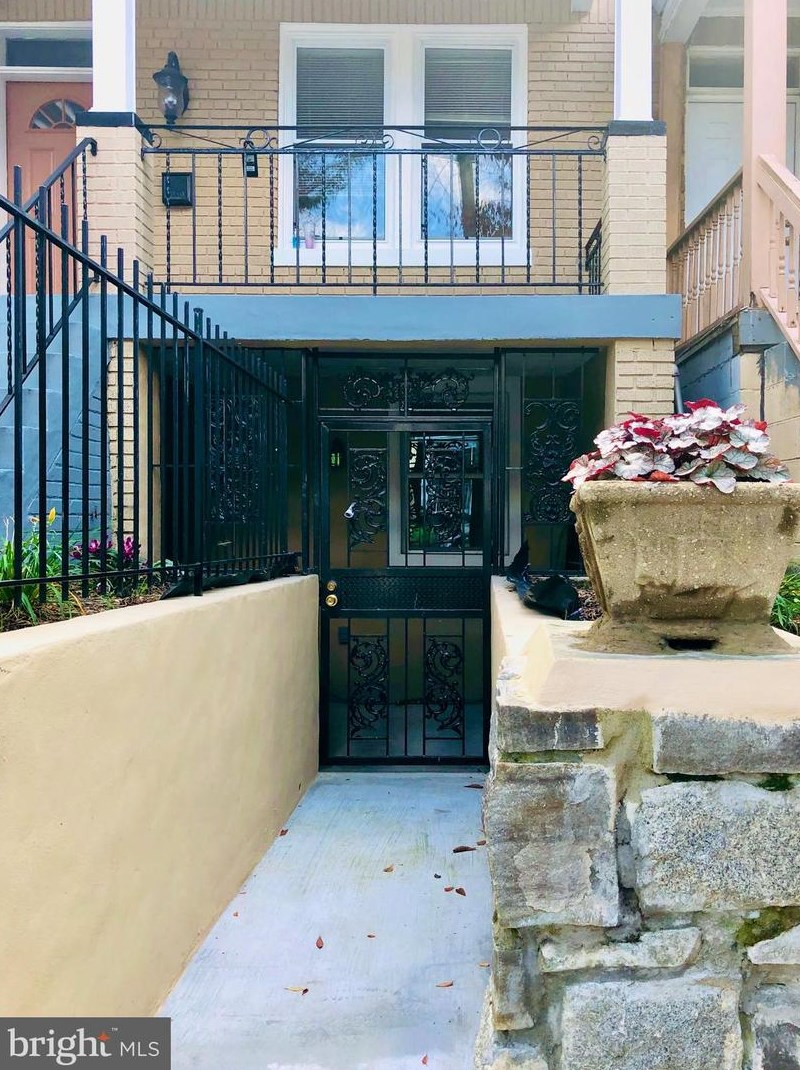 812 Decatur St, Washington DC  20017-3917 exterior