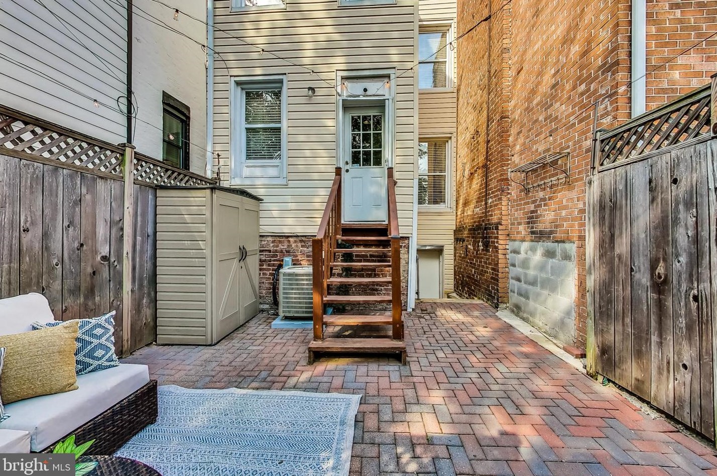 24 16th St, Washington DC  20003-1501 exterior