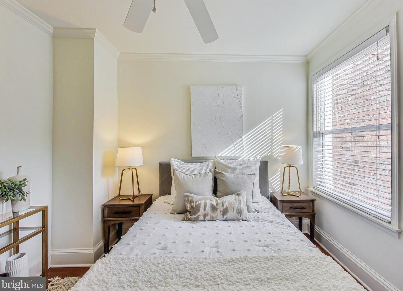 24 16th St, Washington DC  20003-1501 exterior