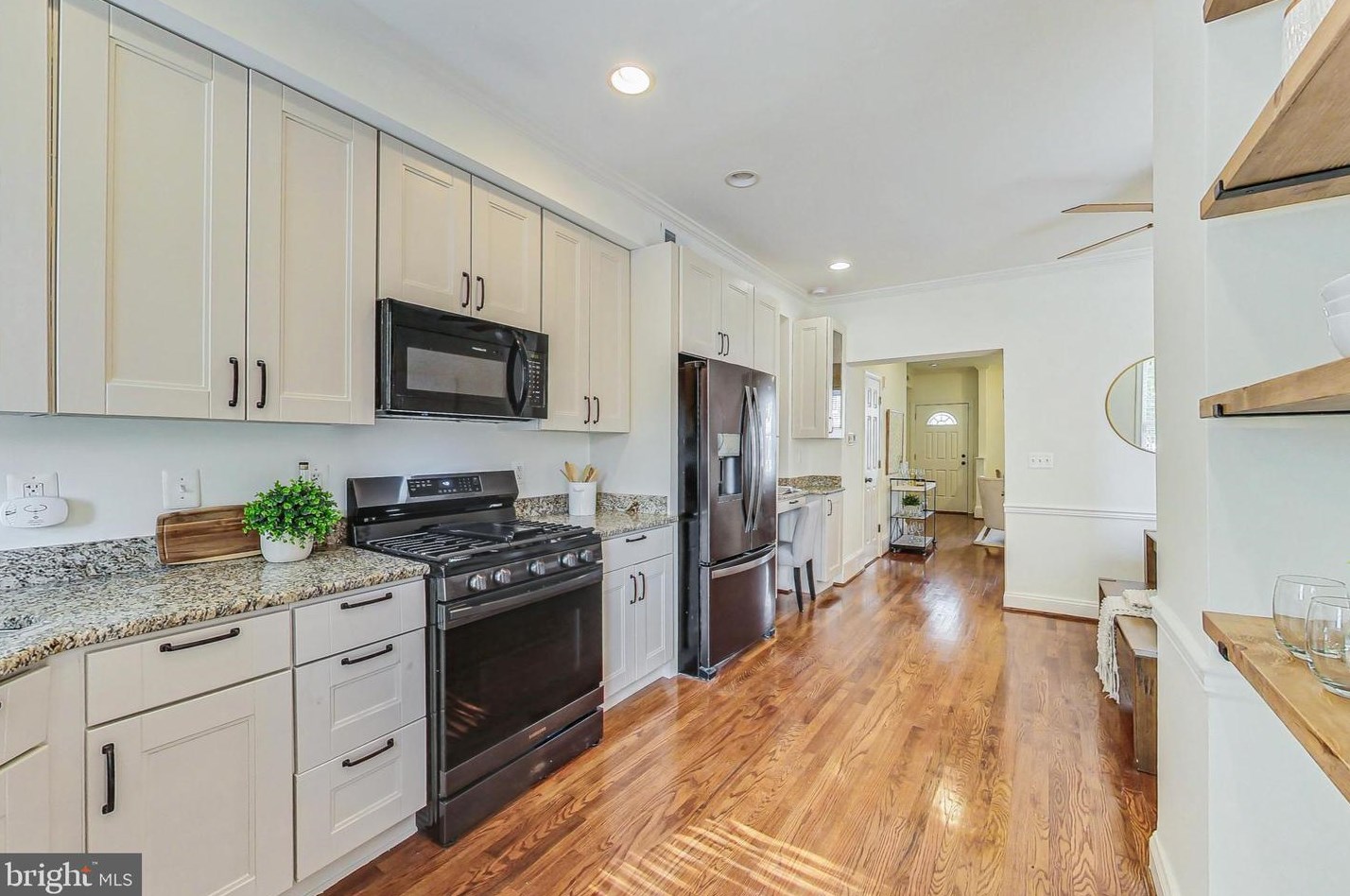 24 16th St, Washington DC  20003-1501 exterior