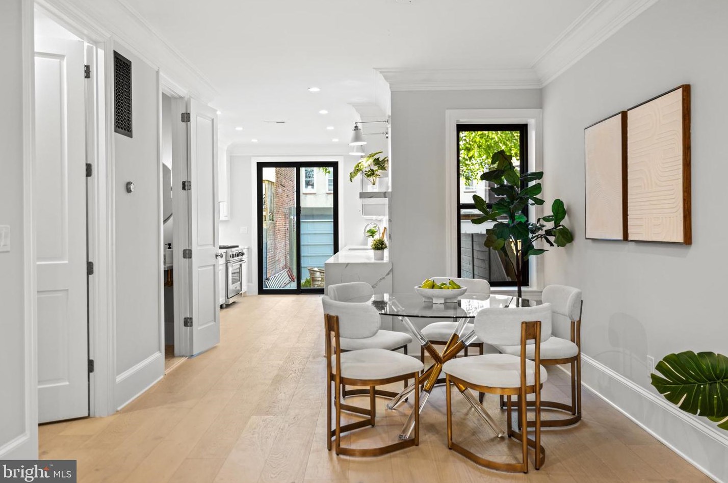 133 P St, Washington DC  20001-1115 exterior