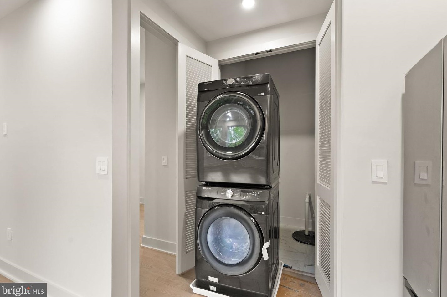 6118 30th St, Washington DC  20015-1512 exterior