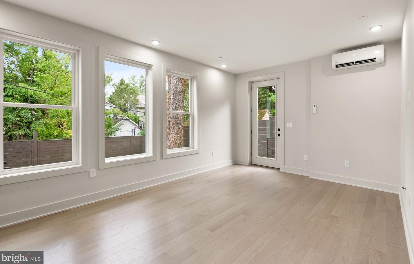 6118 30th St, Washington DC  20015-1512 exterior