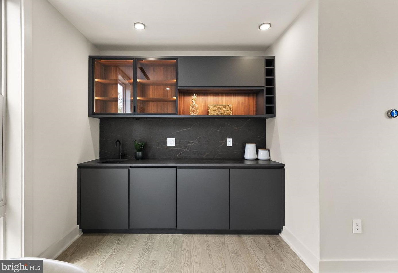 6118 30th St, Washington DC  20015-1512 exterior