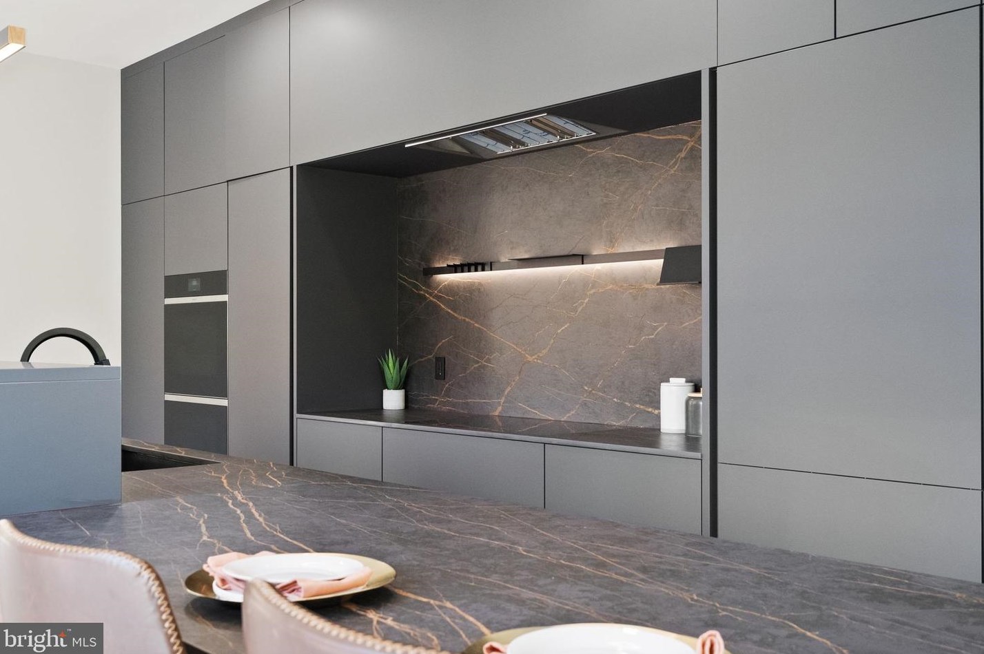 6118 30th St, Washington DC  20015-1512 exterior