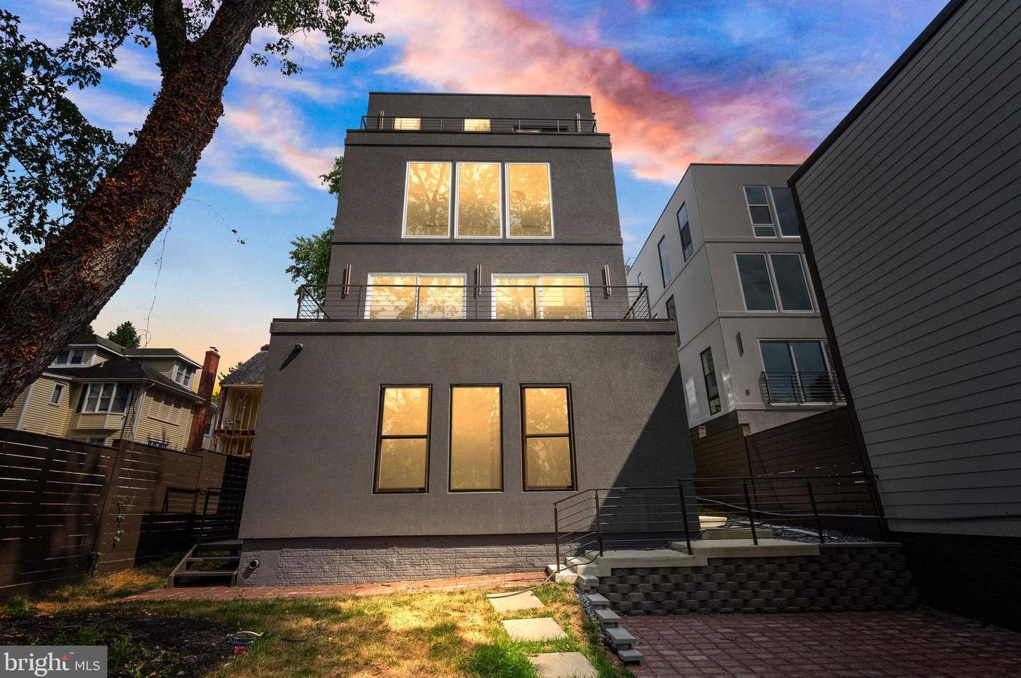 6118 30th St, Washington DC  20015-1512 exterior